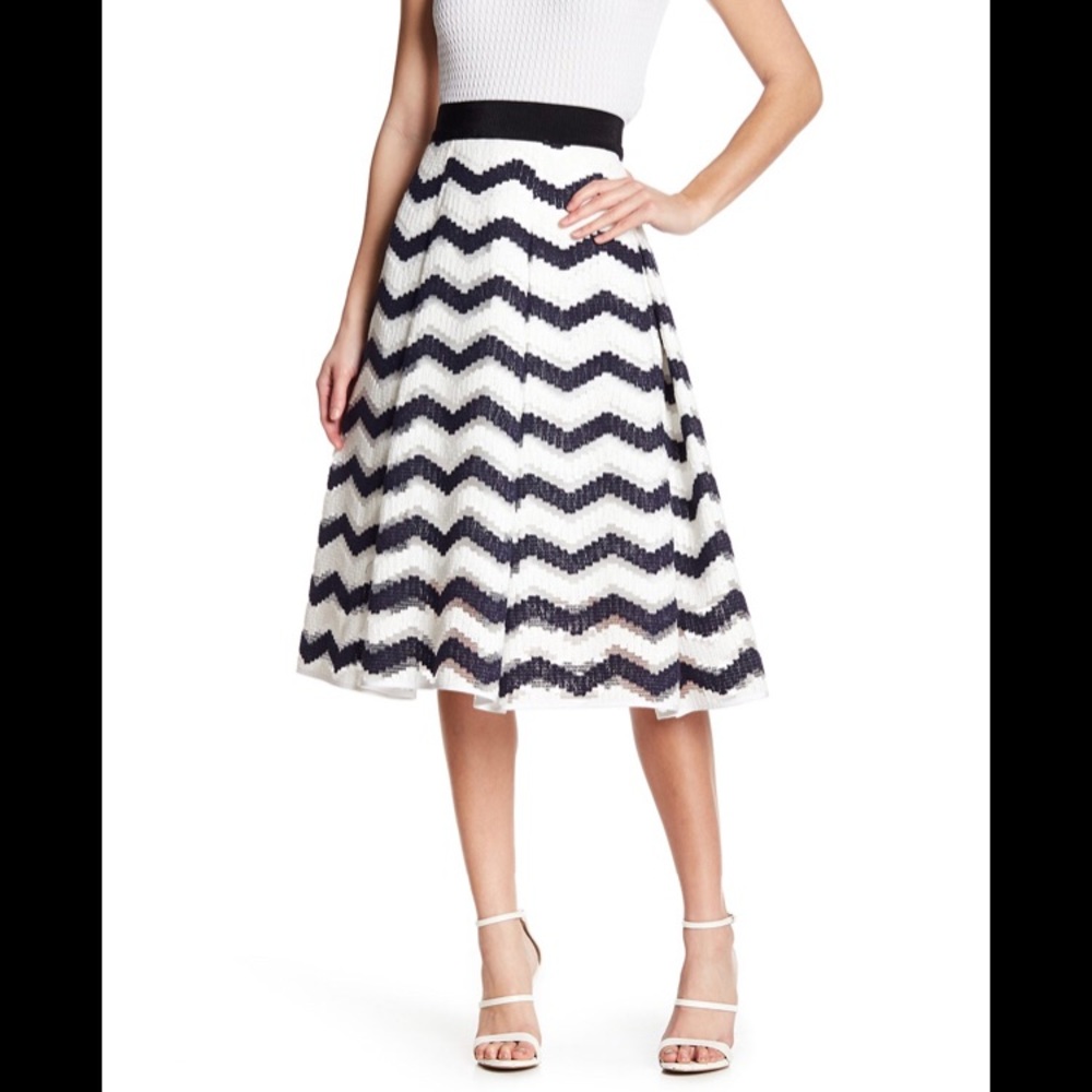 Milky inverted Pleat Skirt Size 6
